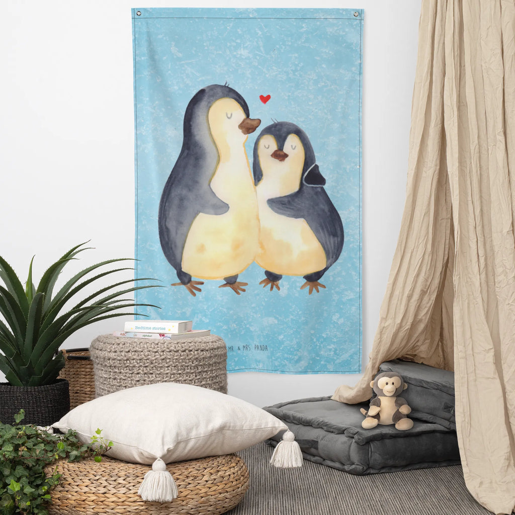 Wandteppich Pinguin umarmend Wandbehang, Dekoration, Boho, Wandteppich, Wandtuch, Wanddeko, Tapisserie, Tapestry, Wandbild, Textil-Kunst, Schmuck-Wandbehang, Wand Deko, Kinderzimmer, Kinderzimmer Wand, Kinderzimmer Deko, Kinderzimmer Wanddeko, Pinguin, Liebe, Liebespaar, Liebesbeweis, Liebesgeschenk, Verlobung, Jahrestag, Hochzeitstag, Hochzeit, Hochzeitsgeschenk