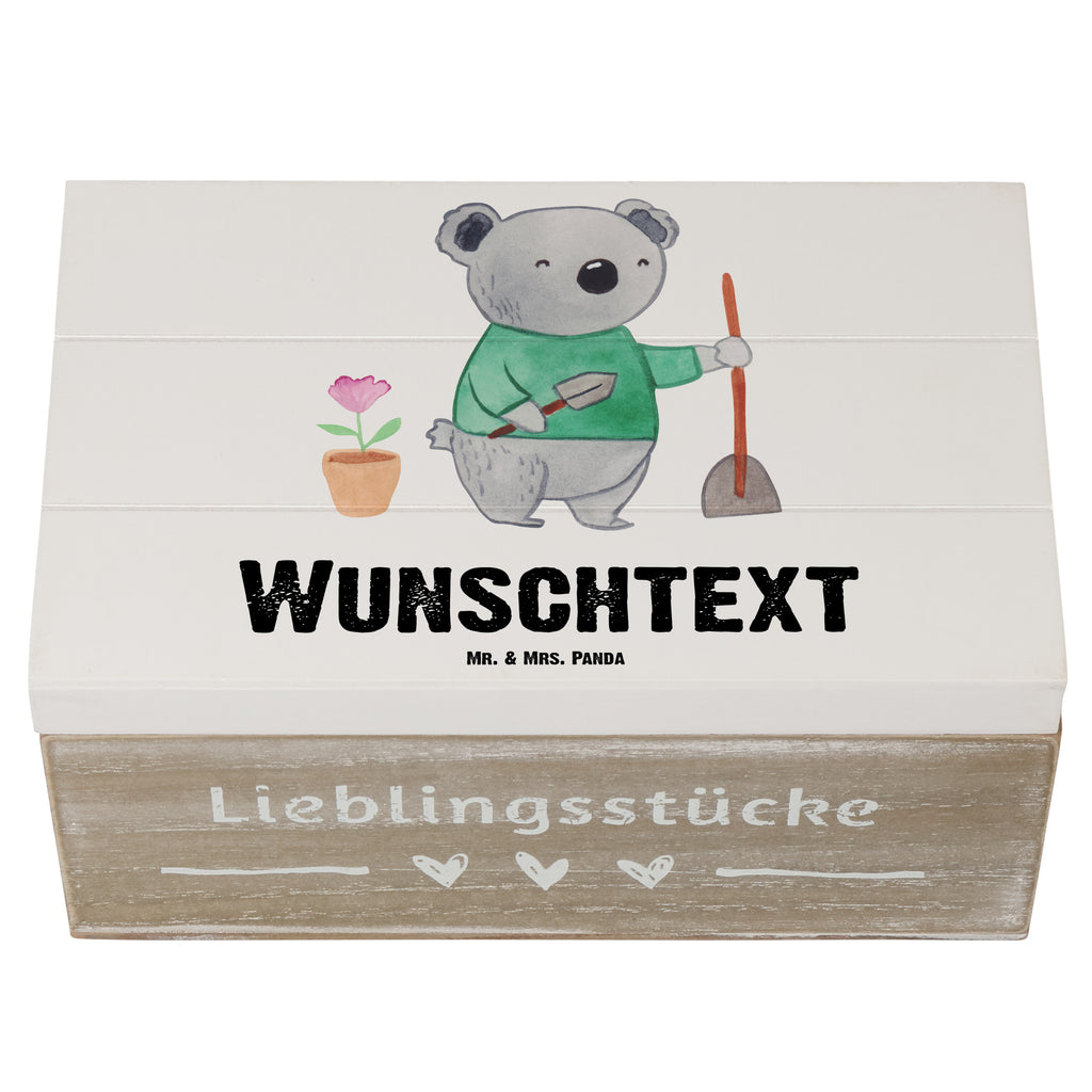 Personalisierte Holzkiste Garten- und Landschaftsbauerin mit Herz Holzkiste mit Namen, Kiste mit Namen, Schatzkiste mit Namen, Truhe mit Namen, Schatulle mit Namen, Erinnerungsbox mit Namen, Erinnerungskiste, mit Namen, Dekokiste mit Namen, Aufbewahrungsbox mit Namen, Holzkiste Personalisiert, Kiste Personalisiert, Schatzkiste Personalisiert, Truhe Personalisiert, Schatulle Personalisiert, Erinnerungsbox Personalisiert, Erinnerungskiste Personalisiert, Dekokiste Personalisiert, Aufbewahrungsbox Personalisiert, Geschenkbox personalisiert, GEschenkdose personalisiert, Beruf, Ausbildung, Jubiläum, Abschied, Rente, Kollege, Kollegin, Geschenk, Schenken, Arbeitskollege, Mitarbeiter, Firma, Danke, Dankeschön, Gärtnerin, Gartenplaner, Gärtnerei, Gartenbau, Hobbygärtnerin, Garten- und Landschaftsbauerin