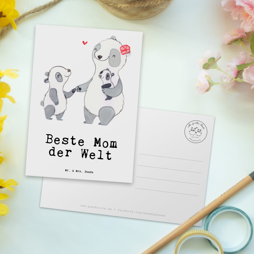 Postkarte Panda Beste Mom der Welt Postkarte, Karte, Geschenkkarte, Grußkarte, Einladung, Ansichtskarte, Geburtstagskarte, Einladungskarte, Dankeskarte, Ansichtskarten, Einladung Geburtstag, Einladungskarten Geburtstag, für, Dankeschön, Geschenk, Schenken, Geburtstag, Geburtstagsgeschenk, Geschenkidee, Danke, Bedanken, Mitbringsel, Freude machen, Geschenktipp, Mom, Mommy, Mama, Mami, Mutter, Muttertag, Mutti, Ma, Tochter, Sohn, Beste Mama, Beste, Supermama