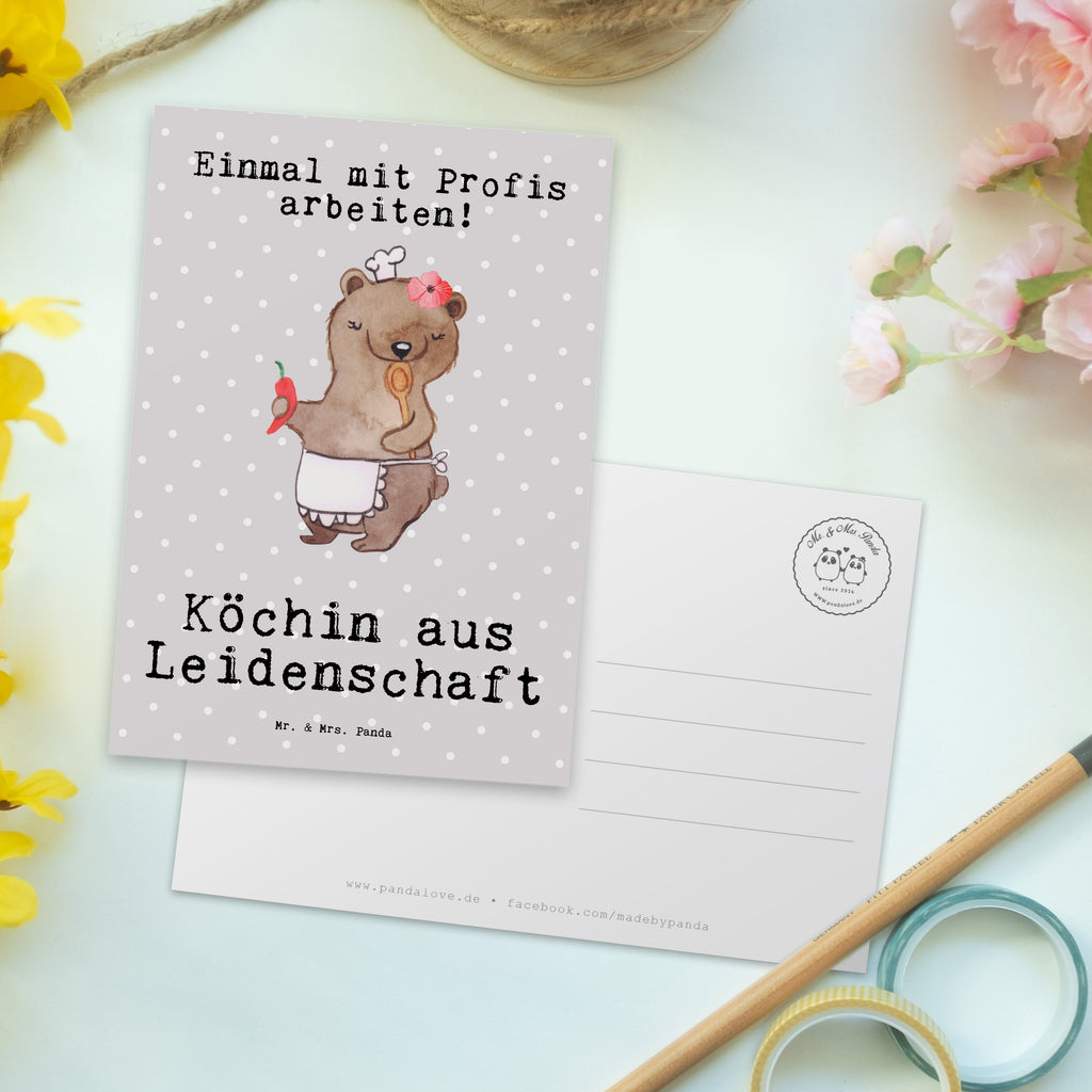 Postkarte Köchin aus Leidenschaft Postkarte, Karte, Geschenkkarte, Grußkarte, Einladung, Ansichtskarte, Geburtstagskarte, Einladungskarte, Dankeskarte, Ansichtskarten, Einladung Geburtstag, Einladungskarten Geburtstag, Beruf, Ausbildung, Jubiläum, Abschied, Rente, Kollege, Kollegin, Geschenk, Schenken, Arbeitskollege, Mitarbeiter, Firma, Danke, Dankeschön, Köchin, Chefköchin, Küchenchefin, Küchenmeisterin, Schiffsköchin, Sterneköchin, Fernsehköchin, Restaurant