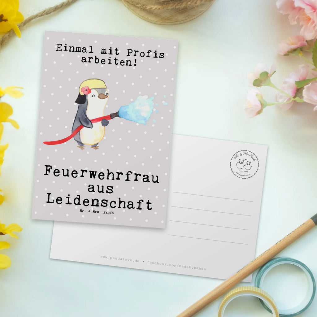 Postkarte Feuerwehrfrau aus Leidenschaft Postkarte, Karte, Geschenkkarte, Grußkarte, Einladung, Ansichtskarte, Geburtstagskarte, Einladungskarte, Dankeskarte, Ansichtskarten, Einladung Geburtstag, Einladungskarten Geburtstag, Beruf, Ausbildung, Jubiläum, Abschied, Rente, Kollege, Kollegin, Geschenk, Schenken, Arbeitskollege, Mitarbeiter, Firma, Danke, Dankeschön, Feuerwehrfrau, Feuerwehrhauptfrau, Brandschutz, Feuerwehr, freiwillige Feuerwehr