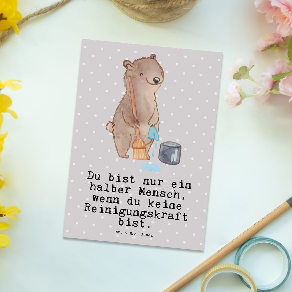 Postkarte Reinigungskraft mit Herz Postkarte, Karte, Geschenkkarte, Grußkarte, Einladung, Ansichtskarte, Geburtstagskarte, Einladungskarte, Dankeskarte, Ansichtskarten, Einladung Geburtstag, Einladungskarten Geburtstag, Beruf, Ausbildung, Jubiläum, Abschied, Rente, Kollege, Kollegin, Geschenk, Schenken, Arbeitskollege, Mitarbeiter, Firma, Danke, Dankeschön