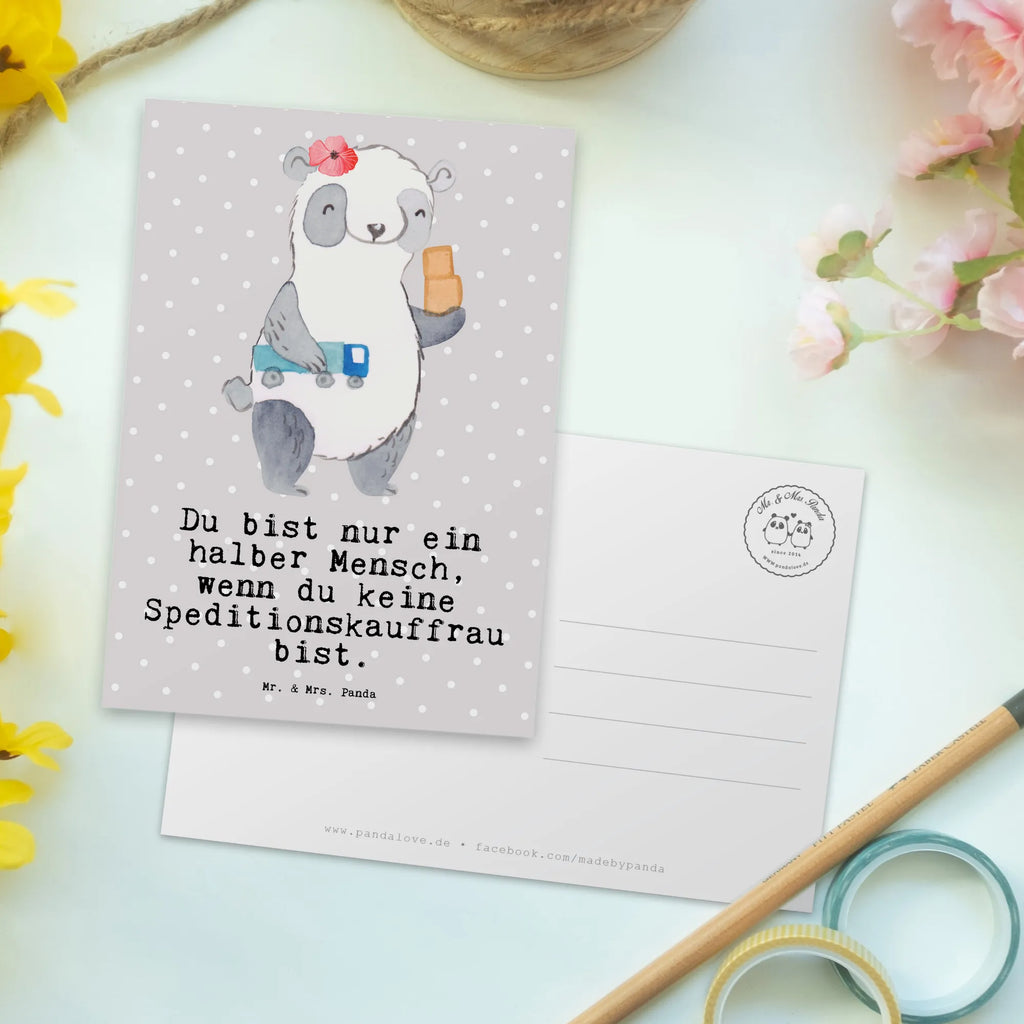 Postkarte Speditionskauffrau mit Herz Postkarte, Karte, Geschenkkarte, Grußkarte, Einladung, Ansichtskarte, Geburtstagskarte, Einladungskarte, Dankeskarte, Ansichtskarten, Einladung Geburtstag, Einladungskarten Geburtstag, Beruf, Ausbildung, Jubiläum, Abschied, Rente, Kollege, Kollegin, Geschenk, Schenken, Arbeitskollege, Mitarbeiter, Firma, Danke, Dankeschön