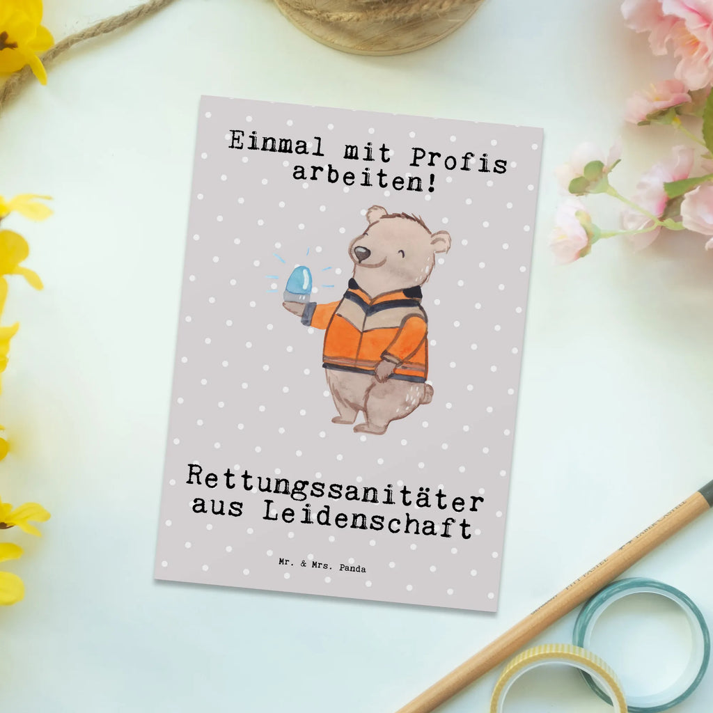 Postkarte Rettungssanitäter aus Leidenschaft Postkarte, Karte, Geschenkkarte, Grußkarte, Einladung, Ansichtskarte, Geburtstagskarte, Einladungskarte, Dankeskarte, Ansichtskarten, Einladung Geburtstag, Einladungskarten Geburtstag, Beruf, Ausbildung, Jubiläum, Abschied, Rente, Kollege, Kollegin, Geschenk, Schenken, Arbeitskollege, Mitarbeiter, Firma, Danke, Dankeschön