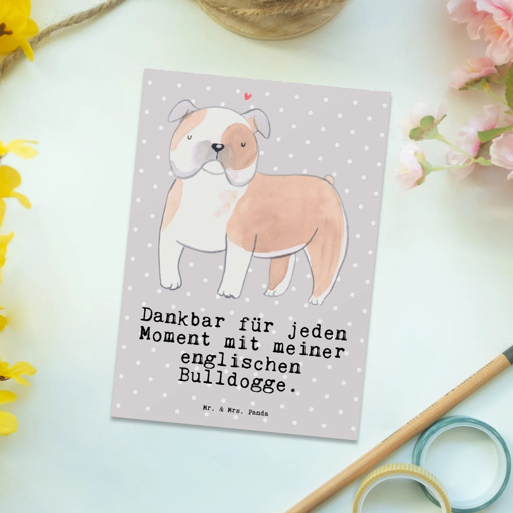 Postkarte Englische Bulldogge Moment Postkarte, Karte, Geschenkkarte, Grußkarte, Einladung, Ansichtskarte, Geburtstagskarte, Einladungskarte, Dankeskarte, Ansichtskarten, Einladung Geburtstag, Einladungskarten Geburtstag, Hund, Hunderasse, Rassehund, Hundebesitzer, Geschenk, Tierfreund, Schenken, Welpe, Englische Bulldogge, English Bulldog