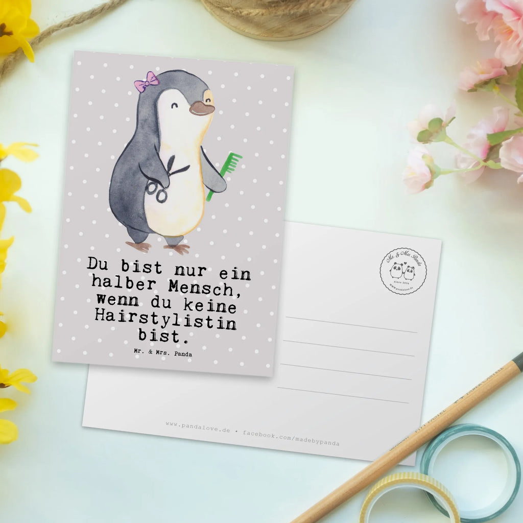 Postkarte Hairstylistin mit Herz Postkarte, Karte, Geschenkkarte, Grußkarte, Einladung, Ansichtskarte, Geburtstagskarte, Einladungskarte, Dankeskarte, Ansichtskarten, Einladung Geburtstag, Einladungskarten Geburtstag, Beruf, Ausbildung, Jubiläum, Abschied, Rente, Kollege, Kollegin, Geschenk, Schenken, Arbeitskollege, Mitarbeiter, Firma, Danke, Dankeschön, Frisörin, Haarstylistin, Hairstylistin, Friseursalon