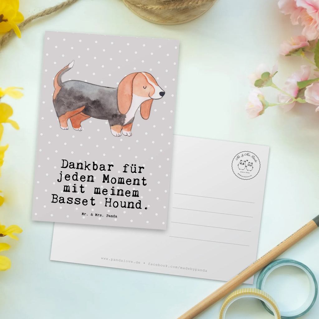 Postkarte Basset Hound Moment Postkarte, Karte, Geschenkkarte, Grußkarte, Einladung, Ansichtskarte, Geburtstagskarte, Einladungskarte, Dankeskarte, Ansichtskarten, Einladung Geburtstag, Einladungskarten Geburtstag, Hund, Hunderasse, Rassehund, Hundebesitzer, Geschenk, Tierfreund, Schenken, Welpe, Basset Hound, Basset