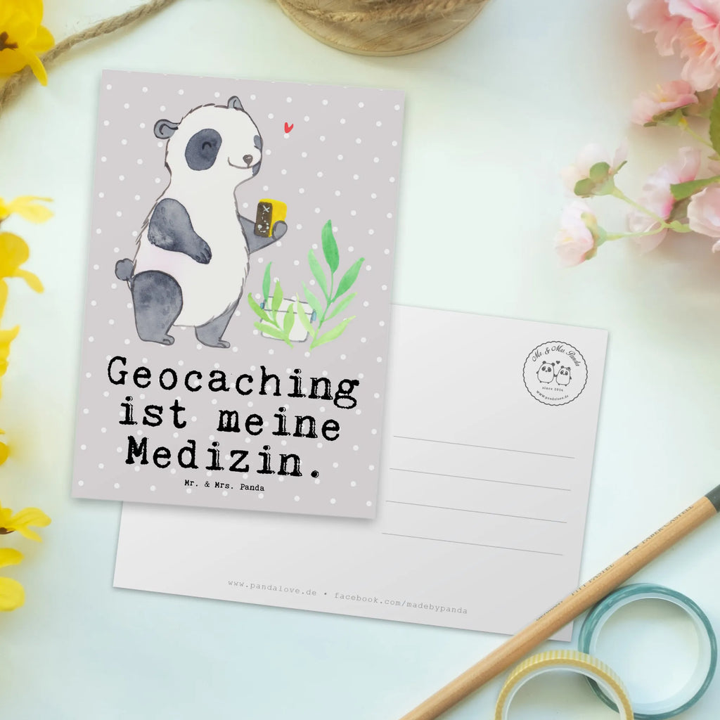 Postkarte Panda Geocaching Postkarte, Karte, Geschenkkarte, Grußkarte, Einladung, Ansichtskarte, Geburtstagskarte, Einladungskarte, Dankeskarte, Ansichtskarten, Einladung Geburtstag, Einladungskarten Geburtstag, Geschenk, Sport, Sportart, Hobby, Schenken, Danke, Dankeschön, Auszeichnung, Gewinn, Sportler, Geocaching, Schatzsuchen, GPS Schnitzeljagd, Opencaching