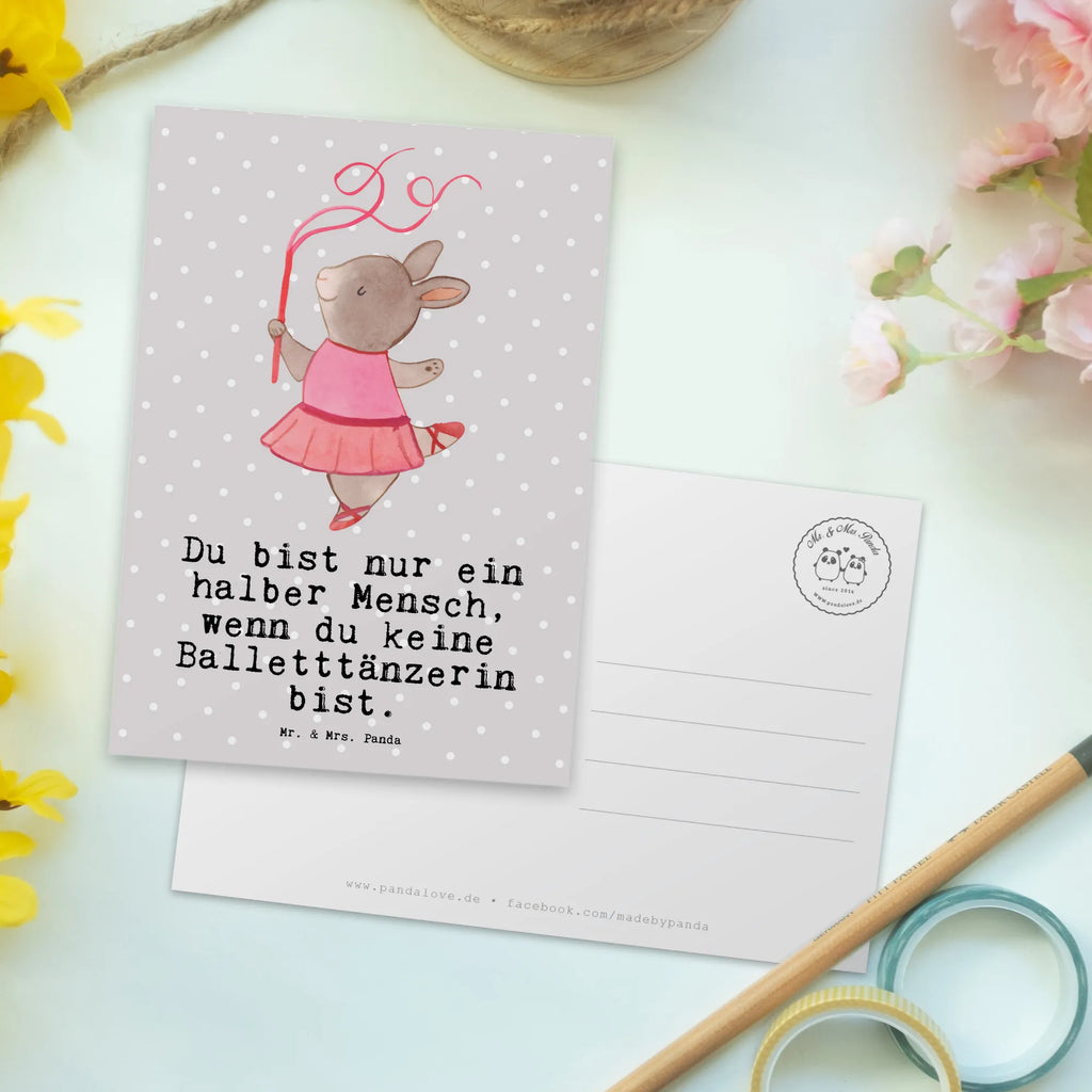 Postkarte Balletttänzerin mit Herz Postkarte, Karte, Geschenkkarte, Grußkarte, Einladung, Ansichtskarte, Geburtstagskarte, Einladungskarte, Dankeskarte, Ansichtskarten, Einladung Geburtstag, Einladungskarten Geburtstag, Beruf, Ausbildung, Jubiläum, Abschied, Rente, Kollege, Kollegin, Geschenk, Schenken, Arbeitskollege, Mitarbeiter, Firma, Danke, Dankeschön, Balletttänzerin, Ballerina, Ballett, Glücksbringer Auftritt, Ballettaufführung, Ballettunterricht, Ballettstunden