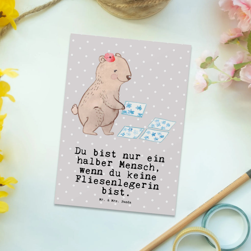 Postkarte Fliesenlegerin mit Herz Postkarte, Karte, Geschenkkarte, Grußkarte, Einladung, Ansichtskarte, Geburtstagskarte, Einladungskarte, Dankeskarte, Ansichtskarten, Einladung Geburtstag, Einladungskarten Geburtstag, Beruf, Ausbildung, Jubiläum, Abschied, Rente, Kollege, Kollegin, Geschenk, Schenken, Arbeitskollege, Mitarbeiter, Firma, Danke, Dankeschön, Fliesenlegerin, Gesellenprüfung, Fliesenlegermeisterin, Fliesenlegerbetrieb, Fliesenfachhandel, Handwerk