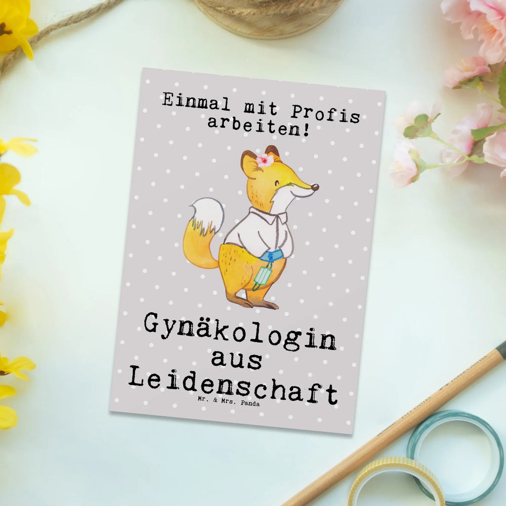 Postkarte Gynäkologin aus Leidenschaft Postkarte, Karte, Geschenkkarte, Grußkarte, Einladung, Ansichtskarte, Geburtstagskarte, Einladungskarte, Dankeskarte, Ansichtskarten, Einladung Geburtstag, Einladungskarten Geburtstag, Beruf, Ausbildung, Jubiläum, Abschied, Rente, Kollege, Kollegin, Geschenk, Schenken, Arbeitskollege, Mitarbeiter, Firma, Danke, Dankeschön, Gynäkologin, Frauenärztin, Geschenk Frauenarzt nach Geburt, Geburtshilfe, Frauenarztpraxis