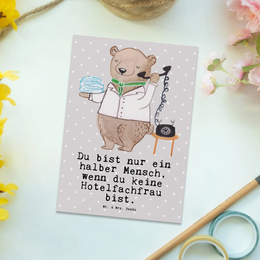 Postkarte Hotelfachfrau mit Herz Postkarte, Karte, Geschenkkarte, Grußkarte, Einladung, Ansichtskarte, Geburtstagskarte, Einladungskarte, Dankeskarte, Ansichtskarten, Einladung Geburtstag, Einladungskarten Geburtstag, Beruf, Ausbildung, Jubiläum, Abschied, Rente, Kollege, Kollegin, Geschenk, Schenken, Arbeitskollege, Mitarbeiter, Firma, Danke, Dankeschön, Hotelfachfrau, Hotelkauffrau, Hotelfachangestellte, Hotelier, Hoteleröffnung