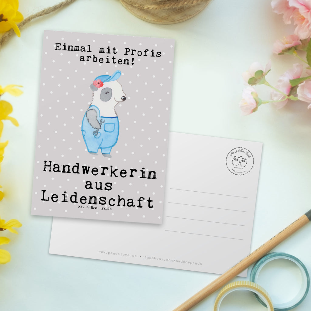 Postkarte Handwerkerin aus Leidenschaft Postkarte, Karte, Geschenkkarte, Grußkarte, Einladung, Ansichtskarte, Geburtstagskarte, Einladungskarte, Dankeskarte, Ansichtskarten, Einladung Geburtstag, Einladungskarten Geburtstag, Beruf, Ausbildung, Jubiläum, Abschied, Rente, Kollege, Kollegin, Geschenk, Schenken, Arbeitskollege, Mitarbeiter, Firma, Danke, Dankeschön, Handwerkerin, Gesellenprüfung, Handwerksbetrieb, Werkstatt