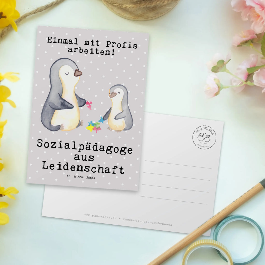 Postkarte Sozialpädagoge aus Leidenschaft Postkarte, Karte, Geschenkkarte, Grußkarte, Einladung, Ansichtskarte, Geburtstagskarte, Einladungskarte, Dankeskarte, Ansichtskarten, Einladung Geburtstag, Einladungskarten Geburtstag, Beruf, Ausbildung, Jubiläum, Abschied, Rente, Kollege, Kollegin, Geschenk, Schenken, Arbeitskollege, Mitarbeiter, Firma, Danke, Dankeschön