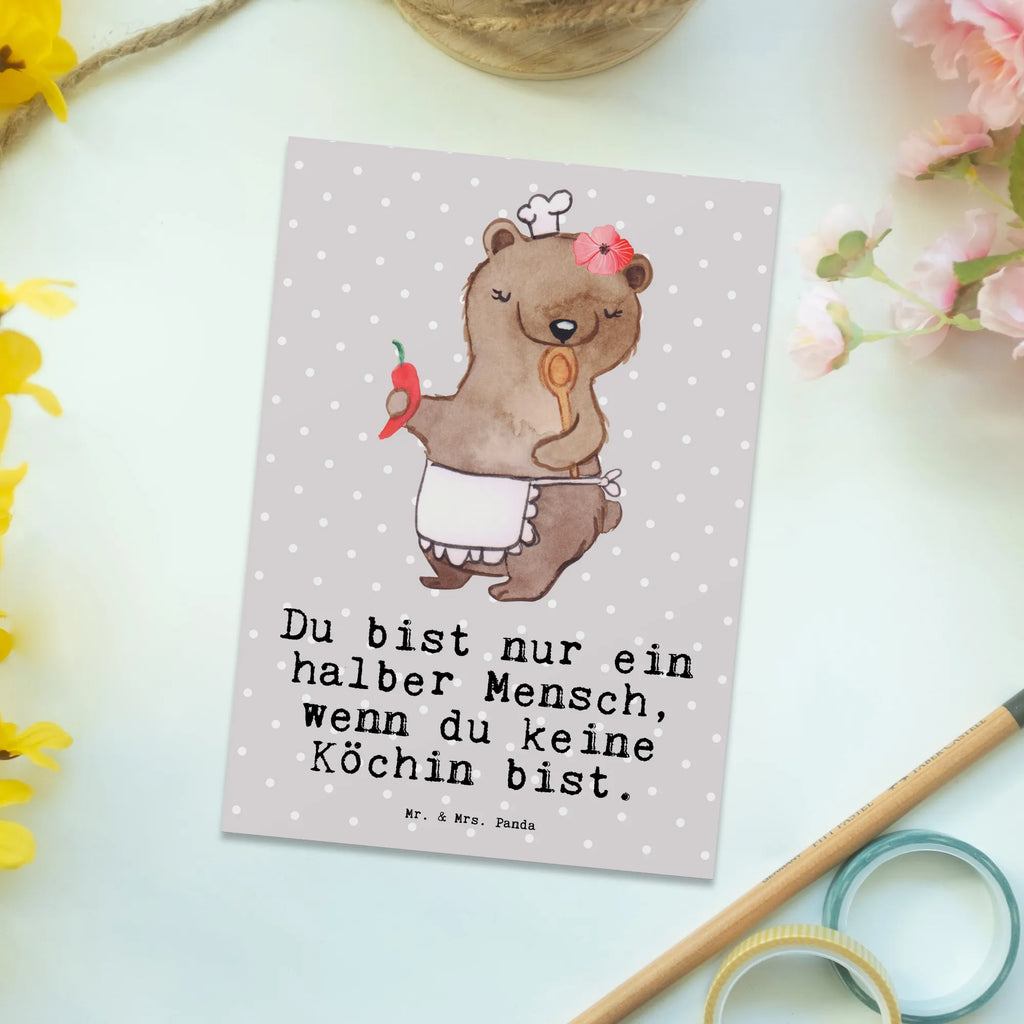 Postkarte Köchin mit Herz Postkarte, Karte, Geschenkkarte, Grußkarte, Einladung, Ansichtskarte, Geburtstagskarte, Einladungskarte, Dankeskarte, Ansichtskarten, Einladung Geburtstag, Einladungskarten Geburtstag, Beruf, Ausbildung, Jubiläum, Abschied, Rente, Kollege, Kollegin, Geschenk, Schenken, Arbeitskollege, Mitarbeiter, Firma, Danke, Dankeschön, Köchin, Chefköchin, Küchenchefin, Küchenmeisterin, Schiffsköchin, Sterneköchin, Fernsehköchin, Restaurant