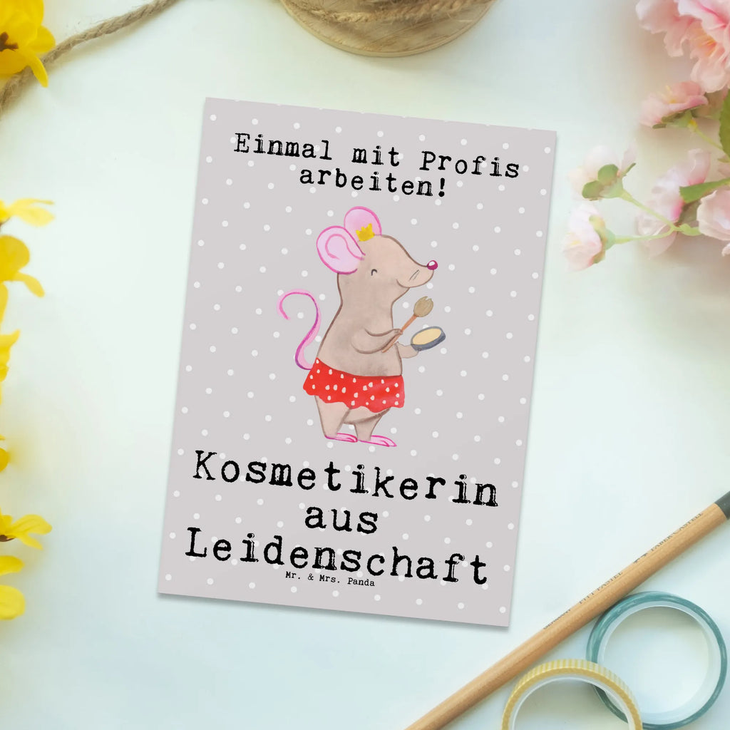 Postkarte Kosmetikerin aus Leidenschaft Postkarte, Karte, Geschenkkarte, Grußkarte, Einladung, Ansichtskarte, Geburtstagskarte, Einladungskarte, Dankeskarte, Ansichtskarten, Einladung Geburtstag, Einladungskarten Geburtstag, Beruf, Ausbildung, Jubiläum, Abschied, Rente, Kollege, Kollegin, Geschenk, Schenken, Arbeitskollege, Mitarbeiter, Firma, Danke, Dankeschön, Kosmetikerin, Make Up Artist, Maskenbildnerin, Visagistin, Beauty Salon, Kosmetikstudio, Eröffnung