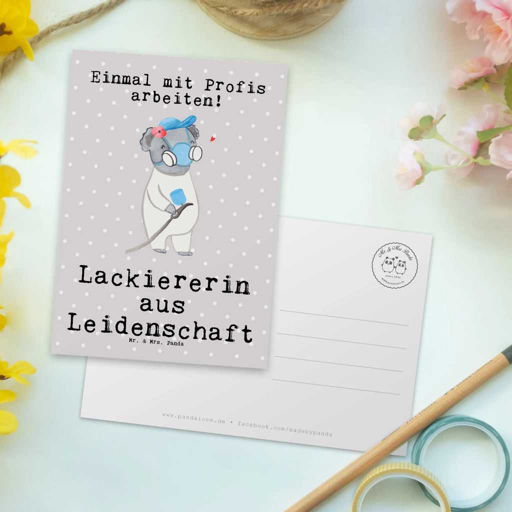 Postkarte Lackiererin aus Leidenschaft Postkarte, Karte, Geschenkkarte, Grußkarte, Einladung, Ansichtskarte, Geburtstagskarte, Einladungskarte, Dankeskarte, Ansichtskarten, Einladung Geburtstag, Einladungskarten Geburtstag, Beruf, Ausbildung, Jubiläum, Abschied, Rente, Kollege, Kollegin, Geschenk, Schenken, Arbeitskollege, Mitarbeiter, Firma, Danke, Dankeschön, Lackiererin, Lackierermeisterin, Werkstatt Lackiererin, Gesellenprüfung