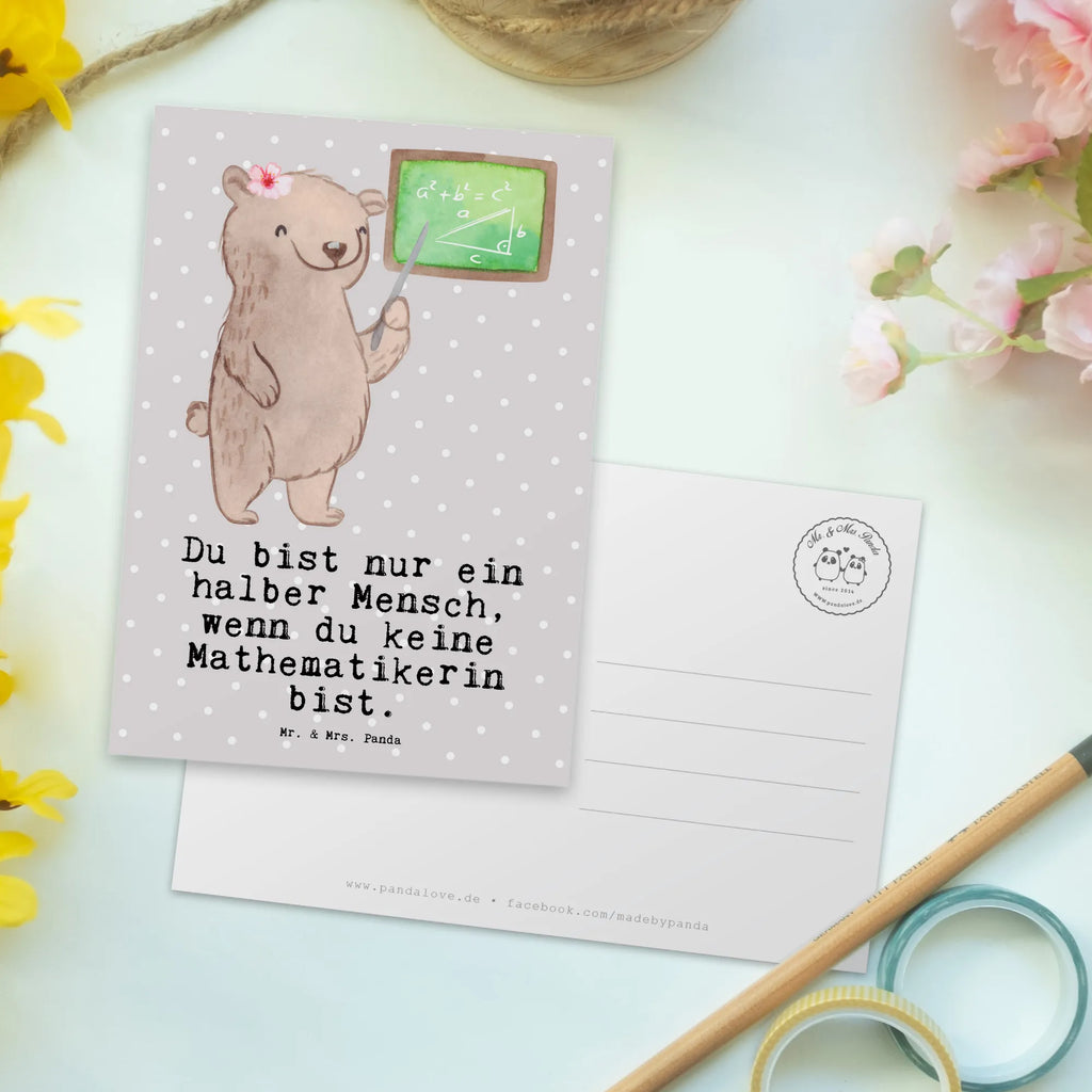 Postkarte Mathematikerin mit Herz Postkarte, Karte, Geschenkkarte, Grußkarte, Einladung, Ansichtskarte, Geburtstagskarte, Einladungskarte, Dankeskarte, Ansichtskarten, Einladung Geburtstag, Einladungskarten Geburtstag, Beruf, Ausbildung, Jubiläum, Abschied, Rente, Kollege, Kollegin, Geschenk, Schenken, Arbeitskollege, Mitarbeiter, Firma, Danke, Dankeschön, Mathematikerin, Mathematik Studium, Studentin Mathe, Bachelor, Master