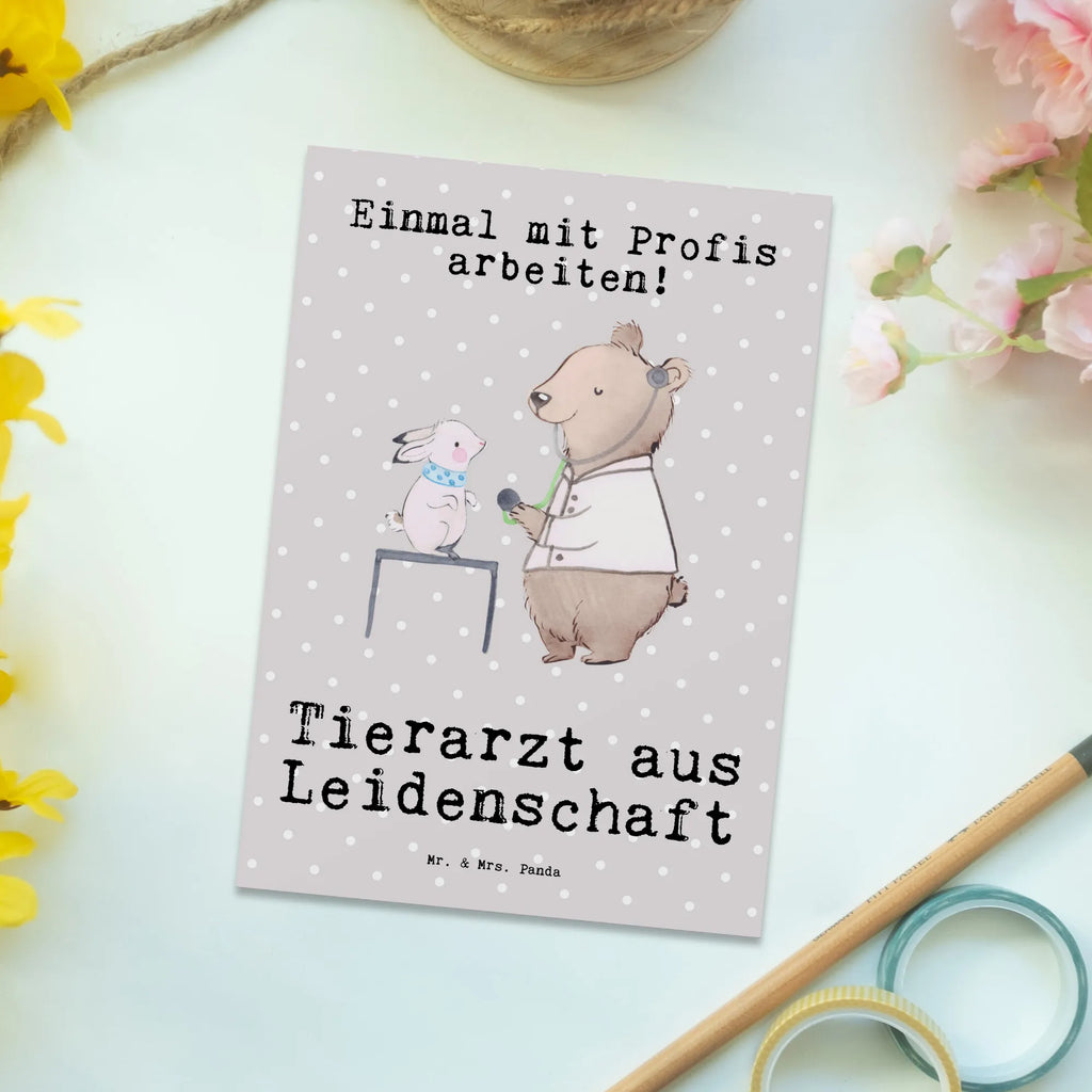 Postkarte Tierarzt aus Leidenschaft Postkarte, Karte, Geschenkkarte, Grußkarte, Einladung, Ansichtskarte, Geburtstagskarte, Einladungskarte, Dankeskarte, Ansichtskarten, Einladung Geburtstag, Einladungskarten Geburtstag, Beruf, Ausbildung, Jubiläum, Abschied, Rente, Kollege, Kollegin, Geschenk, Schenken, Arbeitskollege, Mitarbeiter, Firma, Danke, Dankeschön