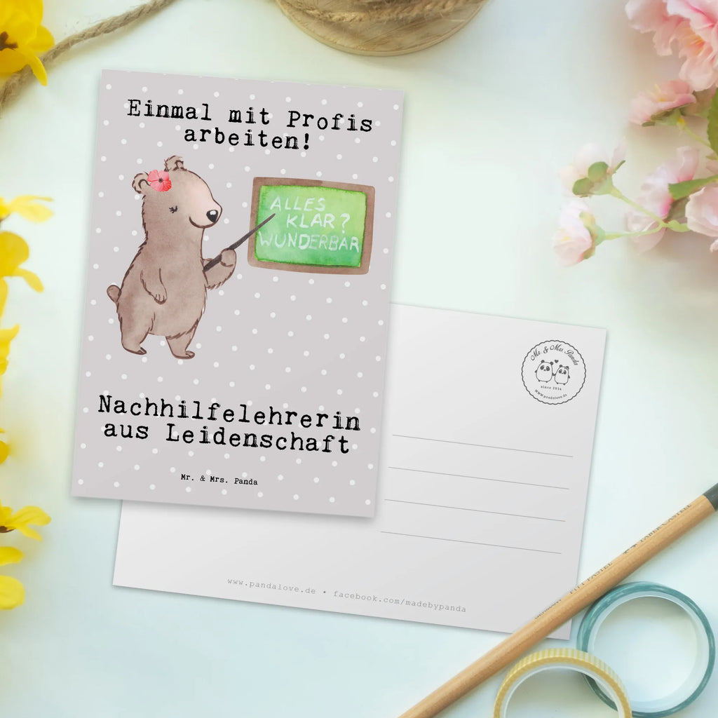 Postkarte Nachhilfelehrerin aus Leidenschaft Postkarte, Karte, Geschenkkarte, Grußkarte, Einladung, Ansichtskarte, Geburtstagskarte, Einladungskarte, Dankeskarte, Ansichtskarten, Einladung Geburtstag, Einladungskarten Geburtstag, Beruf, Ausbildung, Jubiläum, Abschied, Rente, Kollege, Kollegin, Geschenk, Schenken, Arbeitskollege, Mitarbeiter, Firma, Danke, Dankeschön, Nachhilfelehrerin, Nachhilfeschule, Nachhilfeunterricht