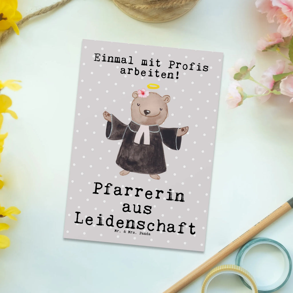 Postkarte Pfarrerin aus Leidenschaft Postkarte, Karte, Geschenkkarte, Grußkarte, Einladung, Ansichtskarte, Geburtstagskarte, Einladungskarte, Dankeskarte, Ansichtskarten, Einladung Geburtstag, Einladungskarten Geburtstag, Beruf, Ausbildung, Jubiläum, Abschied, Rente, Kollege, Kollegin, Geschenk, Schenken, Arbeitskollege, Mitarbeiter, Firma, Danke, Dankeschön, Pastorin, Dienerin Gottes<br />Geistliche, Pfarrerin, Predigerin<br />Priesterin, Theologin, Kirche