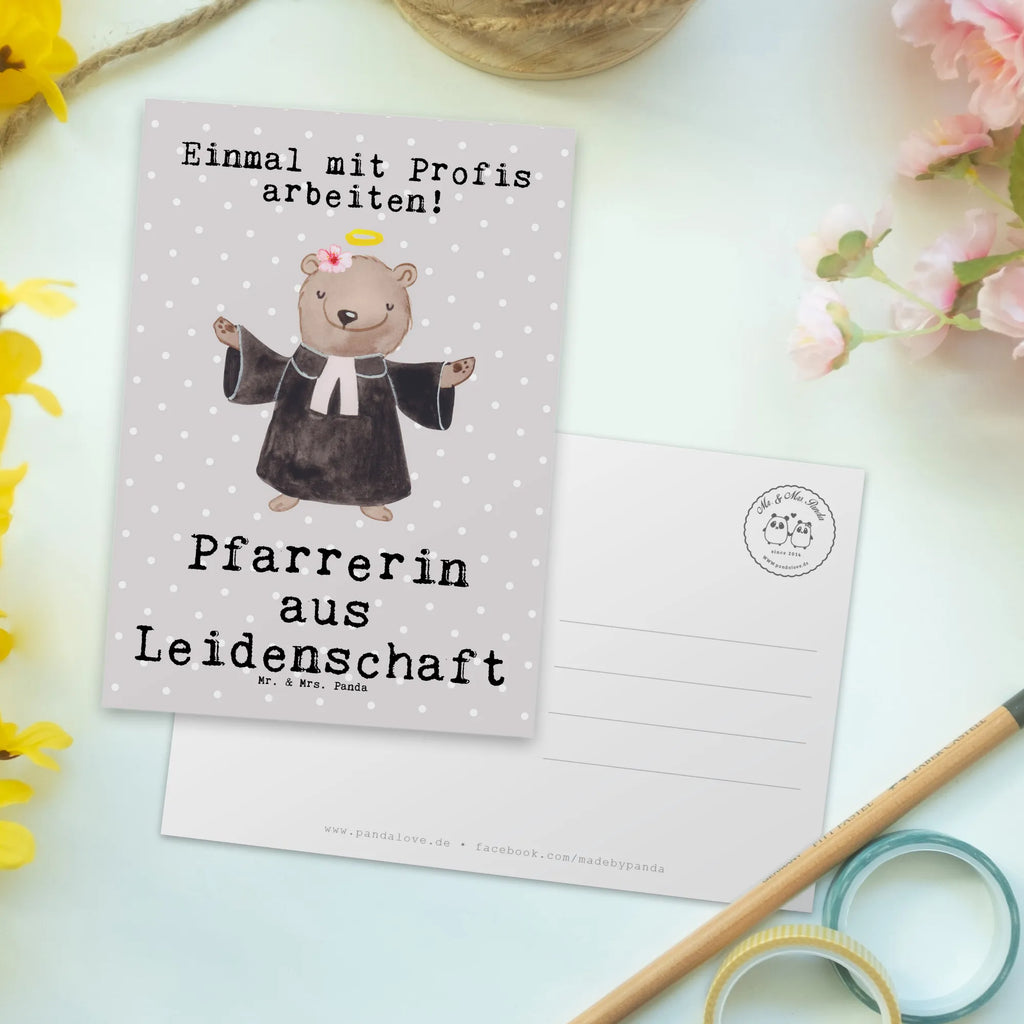 Postkarte Pfarrerin aus Leidenschaft Postkarte, Karte, Geschenkkarte, Grußkarte, Einladung, Ansichtskarte, Geburtstagskarte, Einladungskarte, Dankeskarte, Ansichtskarten, Einladung Geburtstag, Einladungskarten Geburtstag, Beruf, Ausbildung, Jubiläum, Abschied, Rente, Kollege, Kollegin, Geschenk, Schenken, Arbeitskollege, Mitarbeiter, Firma, Danke, Dankeschön, Pastorin, Dienerin Gottes<br />Geistliche, Pfarrerin, Predigerin<br />Priesterin, Theologin, Kirche