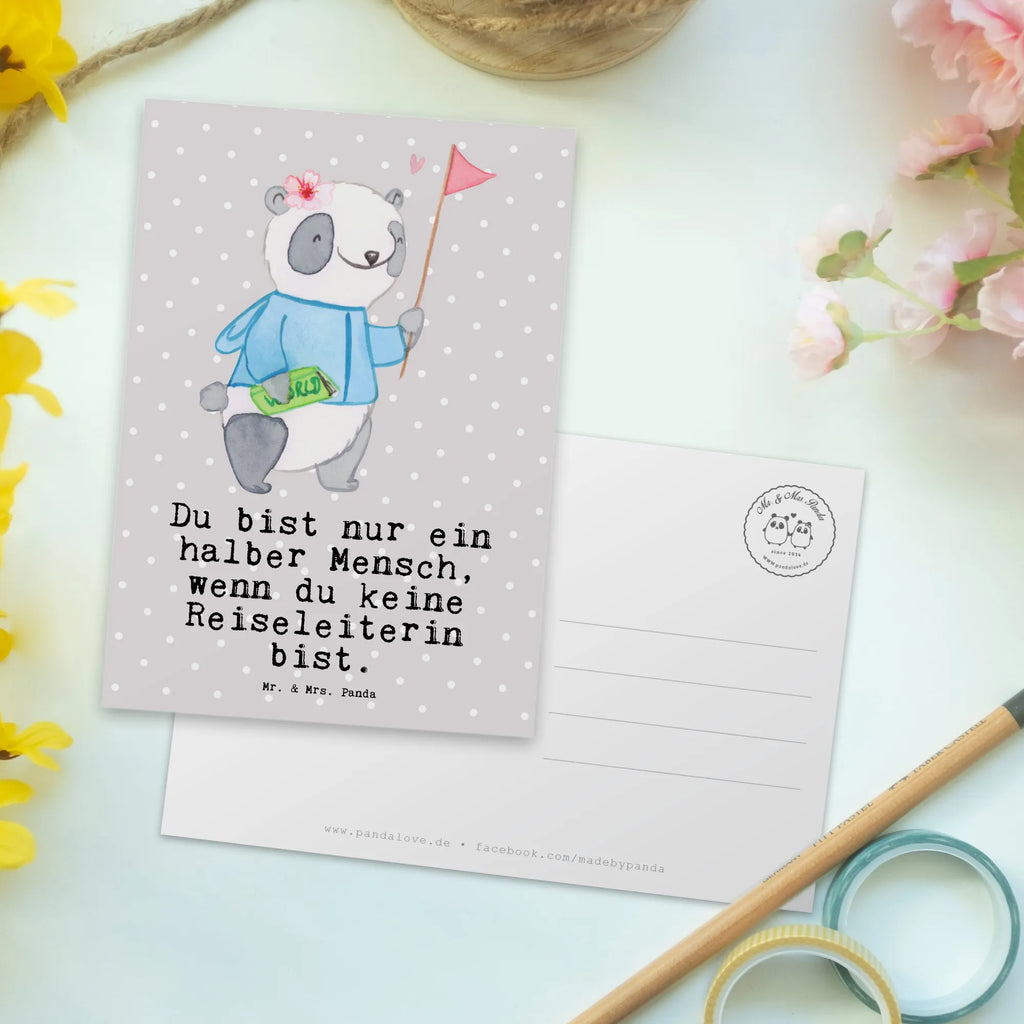 Postkarte Reiseleiterin mit Herz Postkarte, Karte, Geschenkkarte, Grußkarte, Einladung, Ansichtskarte, Geburtstagskarte, Einladungskarte, Dankeskarte, Ansichtskarten, Einladung Geburtstag, Einladungskarten Geburtstag, Beruf, Ausbildung, Jubiläum, Abschied, Rente, Kollege, Kollegin, Geschenk, Schenken, Arbeitskollege, Mitarbeiter, Firma, Danke, Dankeschön