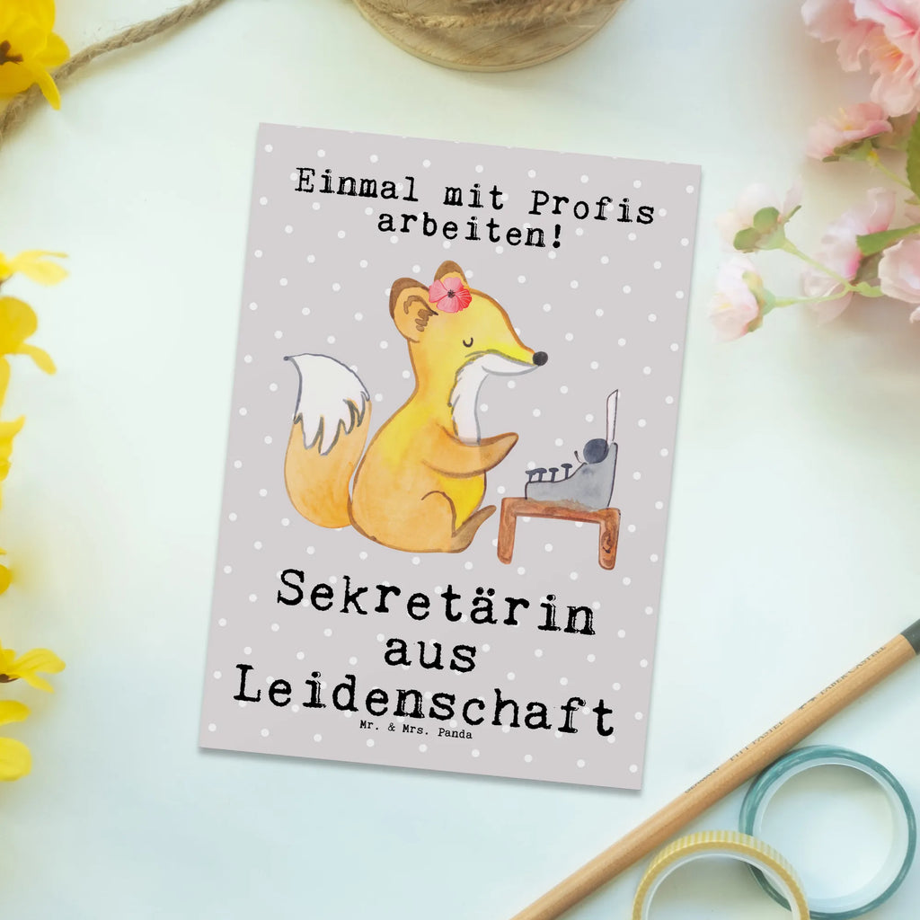 Postkarte Sekretärin aus Leidenschaft Postkarte, Karte, Geschenkkarte, Grußkarte, Einladung, Ansichtskarte, Geburtstagskarte, Einladungskarte, Dankeskarte, Ansichtskarten, Einladung Geburtstag, Einladungskarten Geburtstag, Beruf, Ausbildung, Jubiläum, Abschied, Rente, Kollege, Kollegin, Geschenk, Schenken, Arbeitskollege, Mitarbeiter, Firma, Danke, Dankeschön