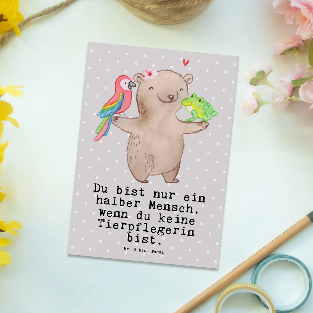 Postkarte Tierpflegerin mit Herz Postkarte, Karte, Geschenkkarte, Grußkarte, Einladung, Ansichtskarte, Geburtstagskarte, Einladungskarte, Dankeskarte, Ansichtskarten, Einladung Geburtstag, Einladungskarten Geburtstag, Beruf, Ausbildung, Jubiläum, Abschied, Rente, Kollege, Kollegin, Geschenk, Schenken, Arbeitskollege, Mitarbeiter, Firma, Danke, Dankeschön