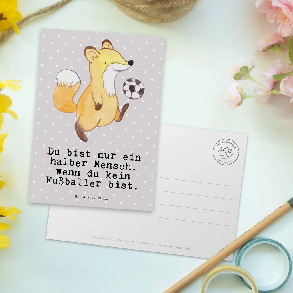 Postkarte Fußballer mit Herz Postkarte, Karte, Geschenkkarte, Grußkarte, Einladung, Ansichtskarte, Geburtstagskarte, Einladungskarte, Dankeskarte, Ansichtskarten, Einladung Geburtstag, Einladungskarten Geburtstag, Beruf, Ausbildung, Jubiläum, Abschied, Rente, Kollege, Kollegin, Geschenk, Schenken, Arbeitskollege, Mitarbeiter, Firma, Danke, Dankeschön, Fußballer, Fußballspieler, Profi Fußballer, Fußballspiel, Glücksbringer