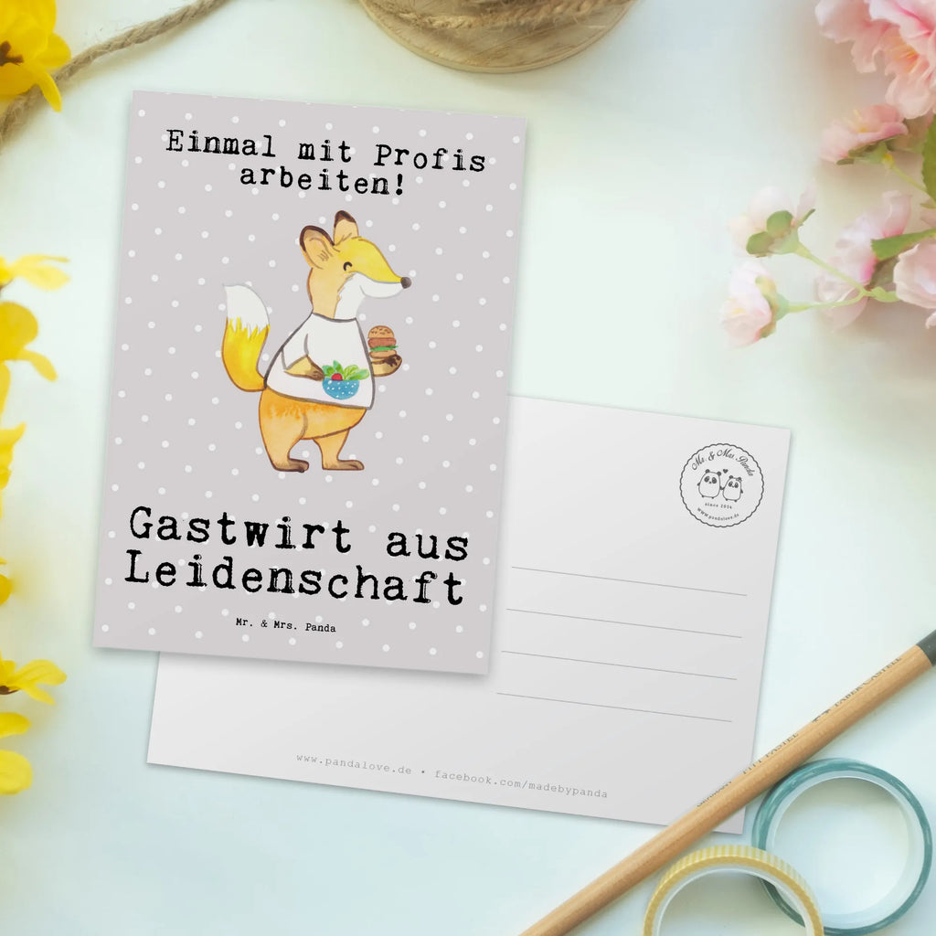 Postkarte Gastwirt aus Leidenschaft Postkarte, Karte, Geschenkkarte, Grußkarte, Einladung, Ansichtskarte, Geburtstagskarte, Einladungskarte, Dankeskarte, Ansichtskarten, Einladung Geburtstag, Einladungskarten Geburtstag, Beruf, Ausbildung, Jubiläum, Abschied, Rente, Kollege, Kollegin, Geschenk, Schenken, Arbeitskollege, Mitarbeiter, Firma, Danke, Dankeschön, Kneipenwirt, Gastwirt, Gaststätte, Kneipe, Eröffnung, Barkeeper, Bartender, Rum, Bar