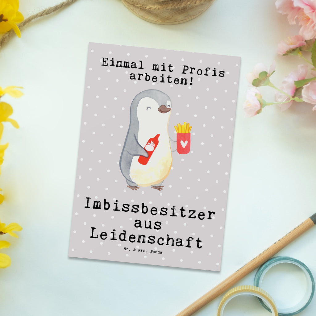 Postkarte Imbissbesitzer aus Leidenschaft Postkarte, Karte, Geschenkkarte, Grußkarte, Einladung, Ansichtskarte, Geburtstagskarte, Einladungskarte, Dankeskarte, Ansichtskarten, Einladung Geburtstag, Einladungskarten Geburtstag, Beruf, Ausbildung, Jubiläum, Abschied, Rente, Kollege, Kollegin, Geschenk, Schenken, Arbeitskollege, Mitarbeiter, Firma, Danke, Dankeschön, Imbissbesitzer, Imbissverkäufer, Pommesverkäufer, Pommesliebe