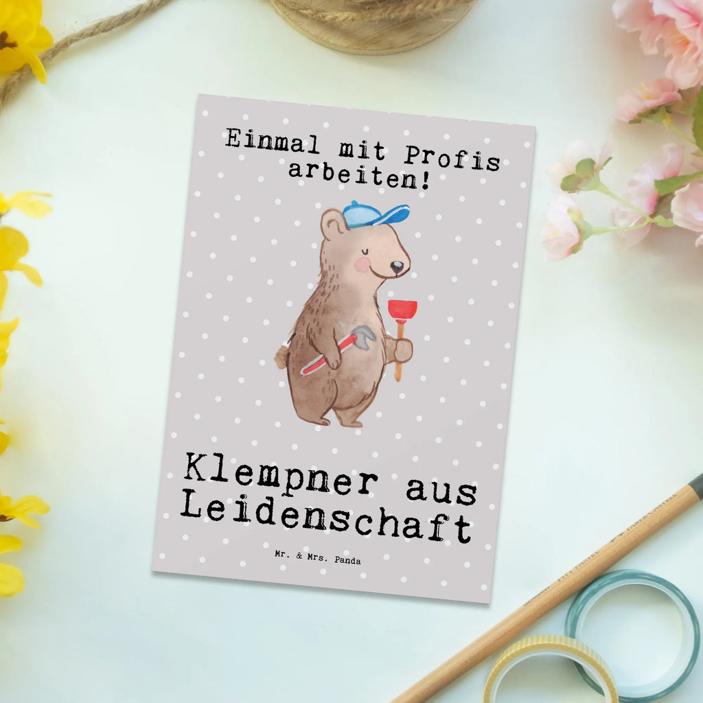 Postkarte Klempner aus Leidenschaft Postkarte, Karte, Geschenkkarte, Grußkarte, Einladung, Ansichtskarte, Geburtstagskarte, Einladungskarte, Dankeskarte, Ansichtskarten, Einladung Geburtstag, Einladungskarten Geburtstag, Beruf, Ausbildung, Jubiläum, Abschied, Rente, Kollege, Kollegin, Geschenk, Schenken, Arbeitskollege, Mitarbeiter, Firma, Danke, Dankeschön, Klempner, Handwerker, Installateur, Meister, Gesellenprüfung, Fachbetrieb, Bauklempner, Sanitärinstallationen