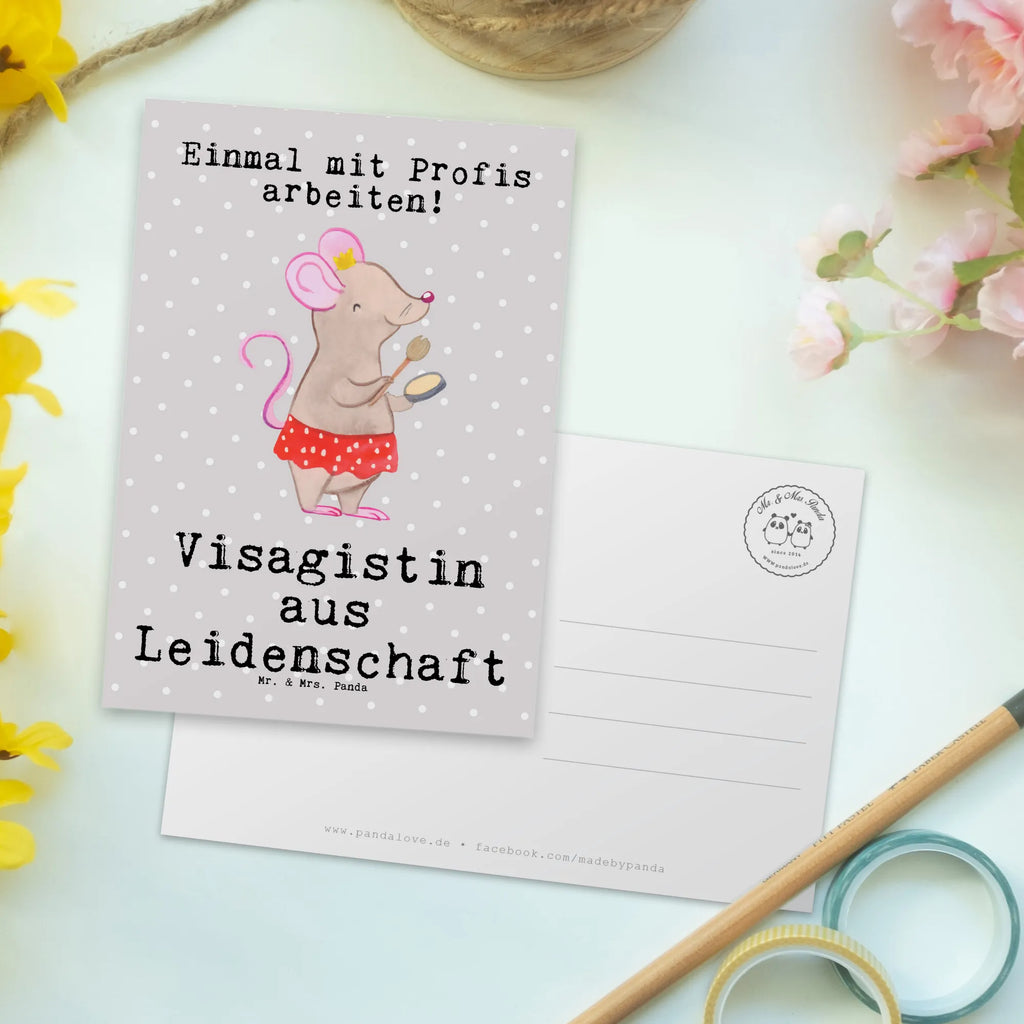 Postkarte Visagistin aus Leidenschaft Postkarte, Karte, Geschenkkarte, Grußkarte, Einladung, Ansichtskarte, Geburtstagskarte, Einladungskarte, Dankeskarte, Ansichtskarten, Einladung Geburtstag, Einladungskarten Geburtstag, Beruf, Ausbildung, Jubiläum, Abschied, Rente, Kollege, Kollegin, Geschenk, Schenken, Arbeitskollege, Mitarbeiter, Firma, Danke, Dankeschön, Kosmetikerin, Make Up Artist, Maskenbildnerin, Visagistin, Beauty Salon, Kosmetikstudio, Eröffnung