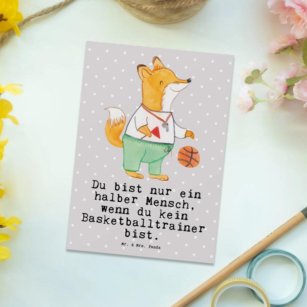 Postkarte Basketballtrainer mit Herz Postkarte, Karte, Geschenkkarte, Grußkarte, Einladung, Ansichtskarte, Geburtstagskarte, Einladungskarte, Dankeskarte, Ansichtskarten, Einladung Geburtstag, Einladungskarten Geburtstag, Beruf, Ausbildung, Jubiläum, Abschied, Rente, Kollege, Kollegin, Geschenk, Schenken, Arbeitskollege, Mitarbeiter, Firma, Danke, Dankeschön, Basketballtrainer, Basketball, Sport, Ballsport, Basketballcoach, Basketballer, Verein