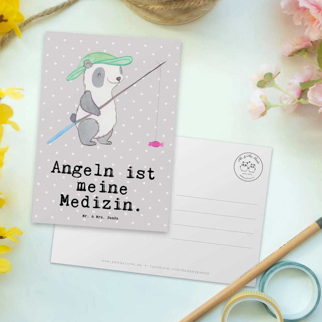 Postkarte Panda Angeln Postkarte, Karte, Geschenkkarte, Grußkarte, Einladung, Ansichtskarte, Geburtstagskarte, Einladungskarte, Dankeskarte, Ansichtskarten, Einladung Geburtstag, Einladungskarten Geburtstag, Geschenk, Sport, Sportart, Hobby, Schenken, Danke, Dankeschön, Auszeichnung, Gewinn, Sportler, angeln, Angelsport, Angelverein, Angler, angeln gehen, Hobbyangler