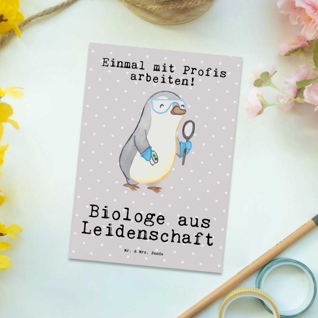 Postkarte Biologe aus Leidenschaft Postkarte, Karte, Geschenkkarte, Grußkarte, Einladung, Ansichtskarte, Geburtstagskarte, Einladungskarte, Dankeskarte, Ansichtskarten, Einladung Geburtstag, Einladungskarten Geburtstag, Beruf, Ausbildung, Jubiläum, Abschied, Rente, Kollege, Kollegin, Geschenk, Schenken, Arbeitskollege, Mitarbeiter, Firma, Danke, Dankeschön, Biologe, Biologie, Naturwissenschaftler, Labor, Studium, Bachelor, Master