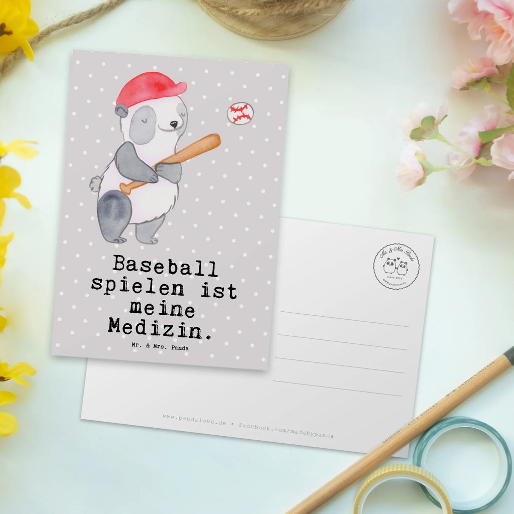 Postkarte Panda Baseball spielen Postkarte, Karte, Geschenkkarte, Grußkarte, Einladung, Ansichtskarte, Geburtstagskarte, Einladungskarte, Dankeskarte, Ansichtskarten, Einladung Geburtstag, Einladungskarten Geburtstag, Geschenk, Sport, Sportart, Hobby, Schenken, Danke, Dankeschön, Auszeichnung, Gewinn, Sportler, Baseball spielen, Baseball Spielen, Baseball Match, Ballsport, Baseballplatz, Baseballverein