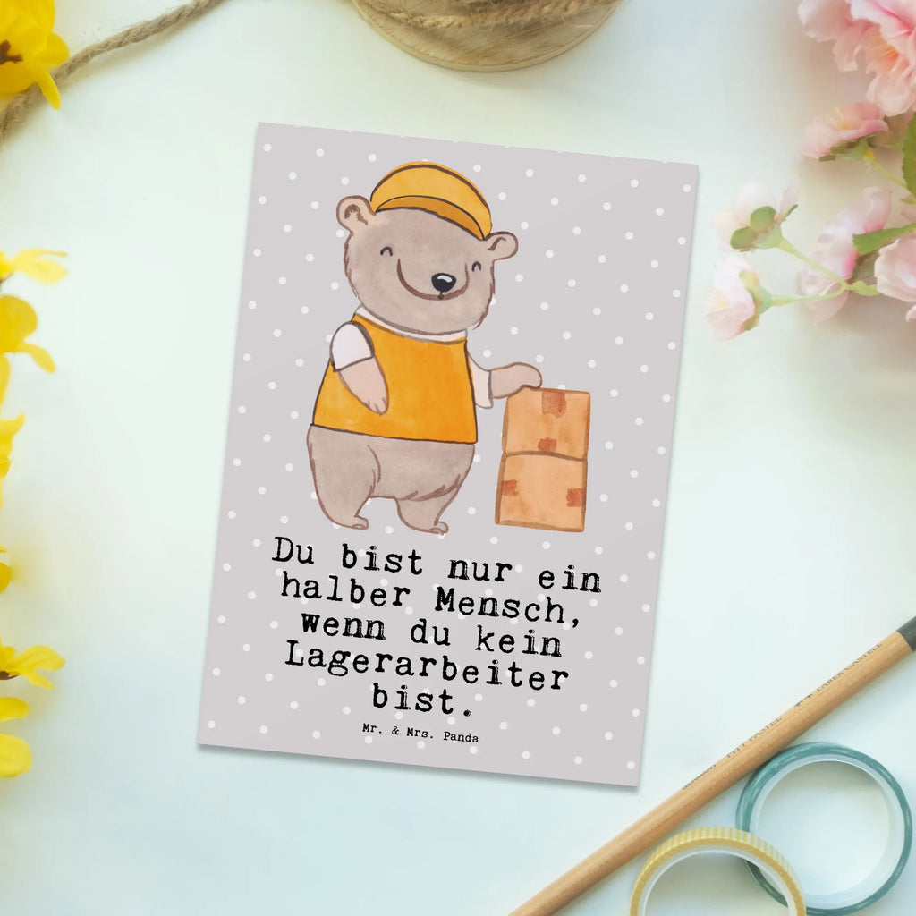 Postkarte Lagerarbeiter mit Herz Postkarte, Karte, Geschenkkarte, Grußkarte, Einladung, Ansichtskarte, Geburtstagskarte, Einladungskarte, Dankeskarte, Ansichtskarten, Einladung Geburtstag, Einladungskarten Geburtstag, Beruf, Ausbildung, Jubiläum, Abschied, Rente, Kollege, Kollegin, Geschenk, Schenken, Arbeitskollege, Mitarbeiter, Firma, Danke, Dankeschön, Lagerarbeiter, Fachlagerist, Lagerist, Lagerverwalter