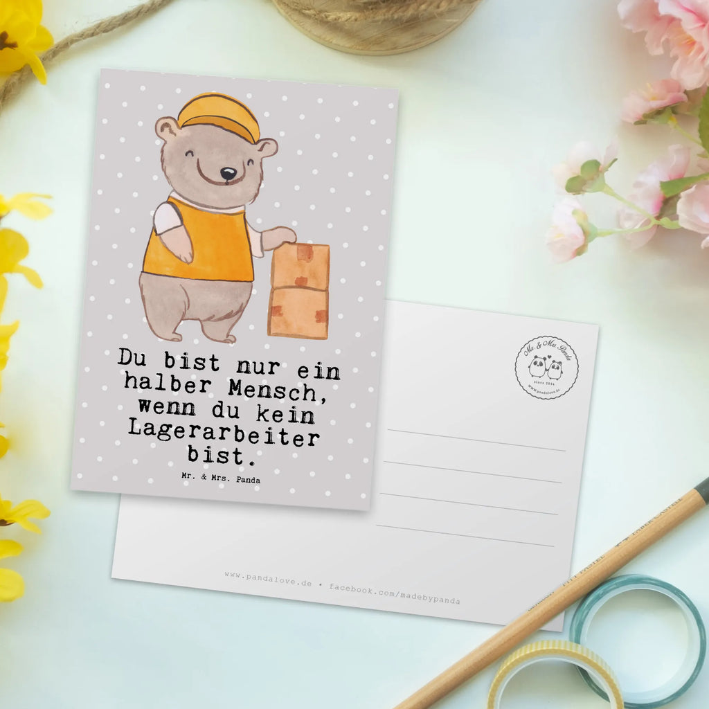 Postkarte Lagerarbeiter mit Herz Postkarte, Karte, Geschenkkarte, Grußkarte, Einladung, Ansichtskarte, Geburtstagskarte, Einladungskarte, Dankeskarte, Ansichtskarten, Einladung Geburtstag, Einladungskarten Geburtstag, Beruf, Ausbildung, Jubiläum, Abschied, Rente, Kollege, Kollegin, Geschenk, Schenken, Arbeitskollege, Mitarbeiter, Firma, Danke, Dankeschön, Lagerarbeiter, Fachlagerist, Lagerist, Lagerverwalter