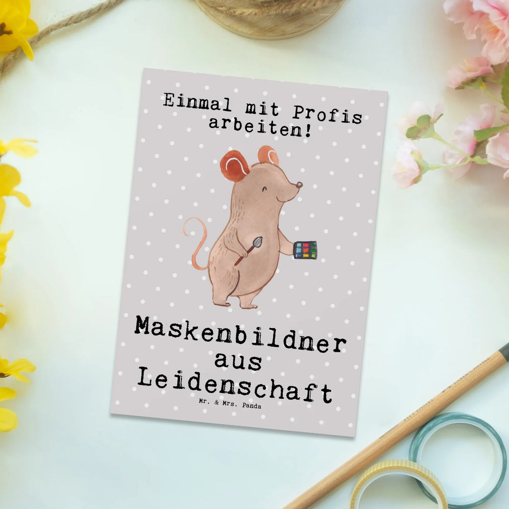 Postkarte Maskenbildner Leidenschaft Postkarte, Karte, Geschenkkarte, Grußkarte, Einladung, Ansichtskarte, Geburtstagskarte, Einladungskarte, Dankeskarte, Ansichtskarten, Einladung Geburtstag, Einladungskarten Geburtstag, Beruf, Ausbildung, Jubiläum, Abschied, Rente, Kollege, Kollegin, Geschenk, Schenken, Arbeitskollege, Mitarbeiter, Firma, Danke, Dankeschön, Kosmetiker, Make Up Artist, Maskenbildner, Visagist, Beauty Salon, Kosmetikstudio, Eröffnung