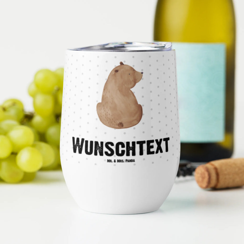 Personalisierter Weinbecher Bär Schulterblick Personalisierter Weinbecher, Personalisierter Glühwein Becher, Heißgetränke, Personalisierter Trinkbecher, Personalisierter Weinkelch, Personalisiertes Weingläser, hochwertiger Weinbecher, Weinbecher Reisen, Weinbecher unterwegs, Personalisertes Sommerglas, mit Namen, Wunschtext, Personalisierung, selbst bedrucken, Personalisiertes Weinglas, Bär, Teddy, Teddybär, Selbstachtung, Weltansicht, Motivation, Bären, Bärenliebe, Weisheit