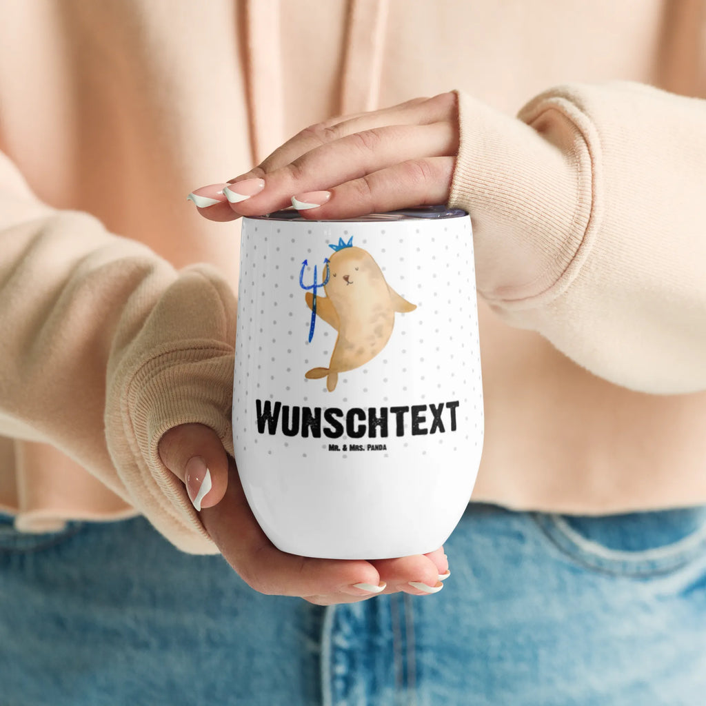 Personalisierter Weinbecher Sternzeichen Wassermann Personalisierter Weinbecher, Personalisierter Glühwein Becher, Heißgetränke, Personalisierter Trinkbecher, Personalisierter Weinkelch, Personalisiertes Weingläser, hochwertiger Weinbecher, Weinbecher Reisen, Weinbecher unterwegs, Personalisertes Sommerglas, mit Namen, Wunschtext, Personalisierung, selbst bedrucken, Personalisiertes Weinglas, Tierkreiszeichen, Sternzeichen, Horoskop, Astrologie, Aszendent, Meermann, Nix, Wassermann Geschenk, Wassermann Sternzeichen, Geschenk Januar, Geschenk Februar, Geburtstag Januar, Geburtstag Februar, Meer Geschenk