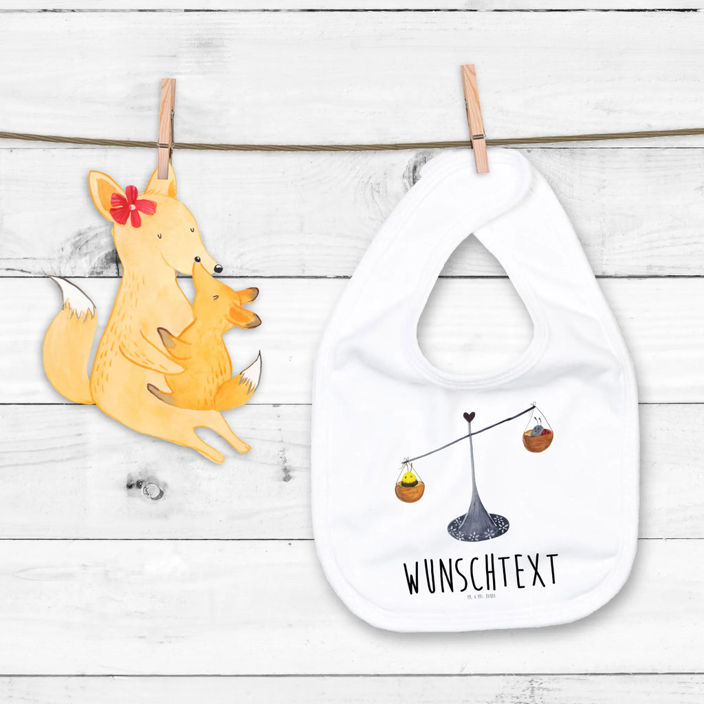 Personalisiertes Babylätzchen Sternzeichen Waage Baby, Personalisiertes Lätzchen, Personalisiertes Spucktuch, Personalisiertes Sabberlätzchen, Personalisiertes Klettlätzchen, Personalisiertes Baby-Lätzchen, KPersonalisiertes Kinderlätzchen, Personalisiertes Geburt Geschenk, Geschenkidee Geburt, Personalisiertes Baby-Spucktuch, Personalisierter Baby-Kleckschutz, Personalisiertes Babyparty Geschenk, Personalisiertes Lätzchen für Babys, Lätzchen mit Namen, Spucktuch mit Namen, Sabberlätzchen mit Namen, Klettlätzchen mit Namen, Baby-Lätzchen mit Namen, Kinderlätzchen mit Namen, Geburt Geschenk mit Namen, Geschenkidee Geburt mit Namen, Baby-Spucktuch mit Namen, Baby-Kleckschutz, Babyparty Geschenk mit Namen, Lätzchen für Babys mit Namen, Selbst gestalten, Wunschnamen, Babylätzchen Bedrucken, Tierkreiszeichen, Sternzeichen, Horoskop, Astrologie, Aszendent, Waage, Waage Geschenk, Waage Sternzeichen, Geschenk Oktober, Geschenk September, Geburtstag Oktober, Geburtstag September, Gleichgewicht, Marienkäfer, Hummel, Biene