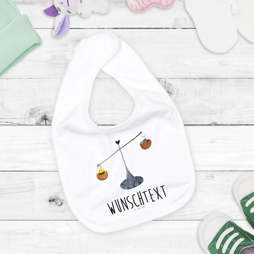 Personalisiertes Babylätzchen Sternzeichen Waage Baby, Personalisiertes Lätzchen, Personalisiertes Spucktuch, Personalisiertes Sabberlätzchen, Personalisiertes Klettlätzchen, Personalisiertes Baby-Lätzchen, KPersonalisiertes Kinderlätzchen, Personalisiertes Geburt Geschenk, Geschenkidee Geburt, Personalisiertes Baby-Spucktuch, Personalisierter Baby-Kleckschutz, Personalisiertes Babyparty Geschenk, Personalisiertes Lätzchen für Babys, Lätzchen mit Namen, Spucktuch mit Namen, Sabberlätzchen mit Namen, Klettlätzchen mit Namen, Baby-Lätzchen mit Namen, Kinderlätzchen mit Namen, Geburt Geschenk mit Namen, Geschenkidee Geburt mit Namen, Baby-Spucktuch mit Namen, Baby-Kleckschutz, Babyparty Geschenk mit Namen, Lätzchen für Babys mit Namen, Selbst gestalten, Wunschnamen, Babylätzchen Bedrucken, Tierkreiszeichen, Sternzeichen, Horoskop, Astrologie, Aszendent, Waage, Waage Geschenk, Waage Sternzeichen, Geschenk Oktober, Geschenk September, Geburtstag Oktober, Geburtstag September, Gleichgewicht, Marienkäfer, Hummel, Biene