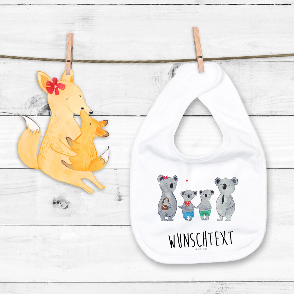 Personalisiertes Babylätzchen Koala Familie zwei Baby, Personalisiertes Lätzchen, Personalisiertes Spucktuch, Personalisiertes Sabberlätzchen, Personalisiertes Klettlätzchen, Personalisiertes Baby-Lätzchen, KPersonalisiertes Kinderlätzchen, Personalisiertes Geburt Geschenk, Geschenkidee Geburt, Personalisiertes Baby-Spucktuch, Personalisierter Baby-Kleckschutz, Personalisiertes Babyparty Geschenk, Personalisiertes Lätzchen für Babys, Lätzchen mit Namen, Spucktuch mit Namen, Sabberlätzchen mit Namen, Klettlätzchen mit Namen, Baby-Lätzchen mit Namen, Kinderlätzchen mit Namen, Geburt Geschenk mit Namen, Geschenkidee Geburt mit Namen, Baby-Spucktuch mit Namen, Baby-Kleckschutz, Babyparty Geschenk mit Namen, Lätzchen für Babys mit Namen, Selbst gestalten, Wunschnamen, Babylätzchen Bedrucken, Familie, Vatertag, Muttertag, Bruder, Schwester, Mama, Papa, Oma, Opa, Koala, Koalabär, beste Familie, Familienzeit, Familienleben, Koalafamilie, Lieblingsfamilie