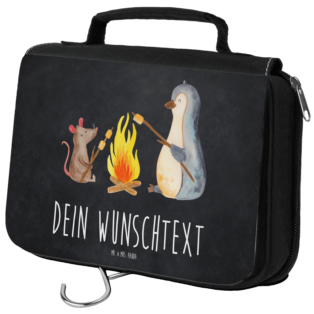 Personalisierter Kulturbeutel Pinguin Lagerfeuer Personalisierter Kulturbeutel, Personalisierte Waschtasche, Personalisierte Kosmetiktasche, Damen, Herren, Personalisierte Aufbewahrungstasche, Personalisierte Schminktasche, Personalisierter Kosmetikbeutel, Personalisierter Organizer, Personalisierte Kulturtasche, Personalisierte Schminkutensil, Personalisierung, Wunschtext, Wunschname, Selbst bedrucken, Kulturbeutel mit Namen, Pinguin, Maus, Pinguine, Lagerfeuer, Leben, Arbeit, Job, Motivation, Büro, Büroalltag, Lebensspruch, Lebensmotivation, Neustart, Liebe, grillen, Feuer, Marshmallows