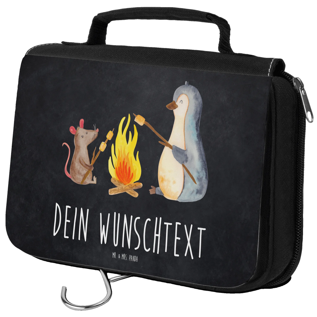 Personalisierter Kulturbeutel Pinguin Lagerfeuer Personalisierter Kulturbeutel, Personalisierte Waschtasche, Personalisierte Kosmetiktasche, Damen, Herren, Personalisierte Aufbewahrungstasche, Personalisierte Schminktasche, Personalisierter Kosmetikbeutel, Personalisierter Organizer, Personalisierte Kulturtasche, Personalisierte Schminkutensil, Personalisierung, Wunschtext, Wunschname, Selbst bedrucken, Kulturbeutel mit Namen, Pinguin, Maus, Pinguine, Lagerfeuer, Leben, Arbeit, Job, Motivation, Büro, Büroalltag, Lebensspruch, Lebensmotivation, Neustart, Liebe, grillen, Feuer, Marshmallows