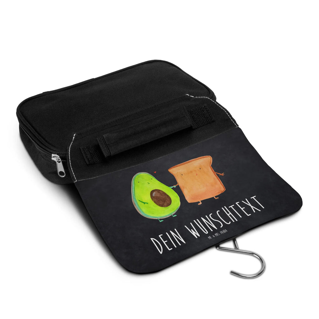 Personalisierter Kulturbeutel Avocado Toast Personalisierter Kulturbeutel, Personalisierte Waschtasche, Personalisierte Kosmetiktasche, Damen, Herren, Personalisierte Aufbewahrungstasche, Personalisierte Schminktasche, Personalisierter Kosmetikbeutel, Personalisierter Organizer, Personalisierte Kulturtasche, Personalisierte Schminkutensil, Personalisierung, Wunschtext, Wunschname, Selbst bedrucken, Kulturbeutel mit Namen, Avocado, Veggie, Vegan, Gesund, Toast, Toastbrot, Liebespaar, Pärchen, Freund, Freundin, Verlobt, Verlobungsparty, Hochzeit, Hochzeitsgeschenk, Jahrestag, Jahrestagsgeschenk