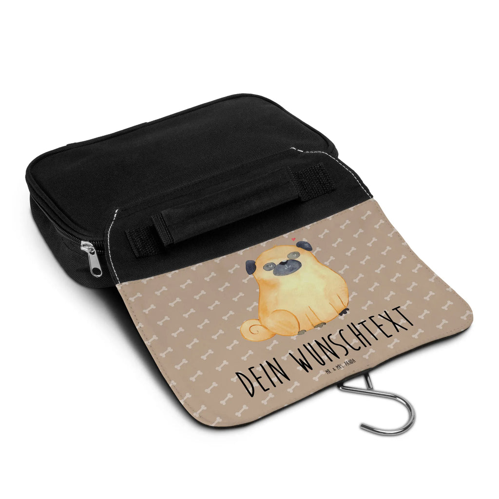 Personalisierter Kulturbeutel Mops Personalisierter Kulturbeutel, Personalisierte Waschtasche, Personalisierte Kosmetiktasche, Damen, Herren, Personalisierte Aufbewahrungstasche, Personalisierte Schminktasche, Personalisierter Kosmetikbeutel, Personalisierter Organizer, Personalisierte Kulturtasche, Personalisierte Schminkutensil, Personalisierung, Wunschtext, Wunschname, Selbst bedrucken, Kulturbeutel mit Namen, Hund, Hundemotiv, Haustier, Hunderasse, Tierliebhaber, Hundebesitzer, Sprüche, Mops, Liebe, Hundeliebe